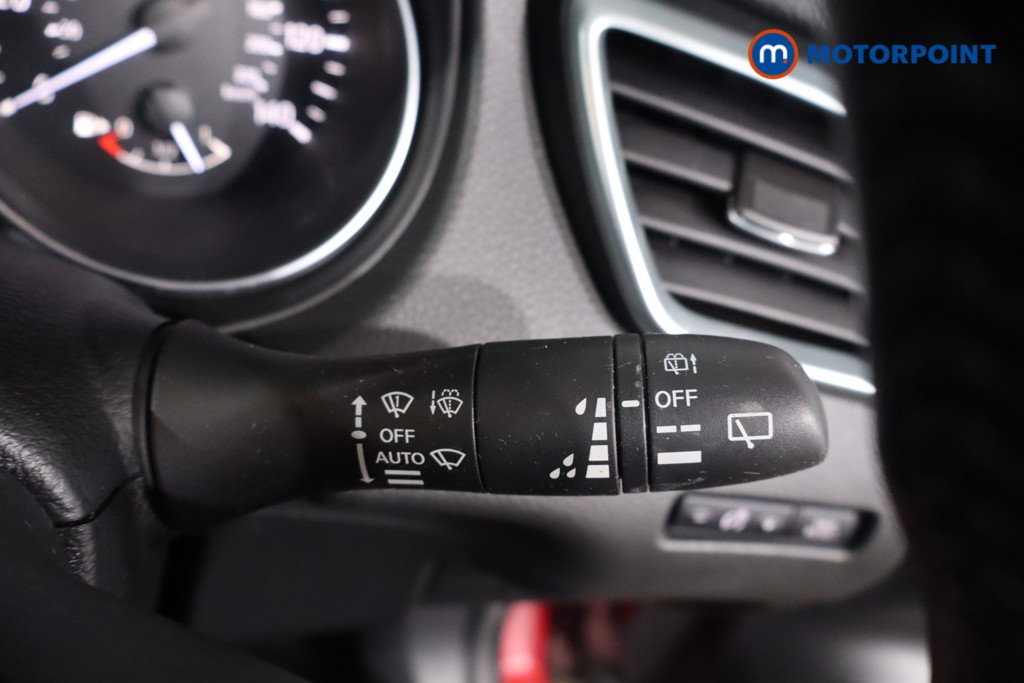 Nissan Qashqai Tekna Manual Diesel SUV - Stock Number (1631294) - 15th supplementary image