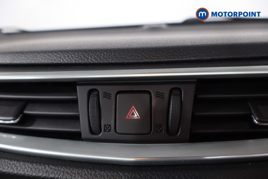 Nissan Qashqai Tekna Manual Diesel SUV - Stock Number (1631294) - 18th supplementary image