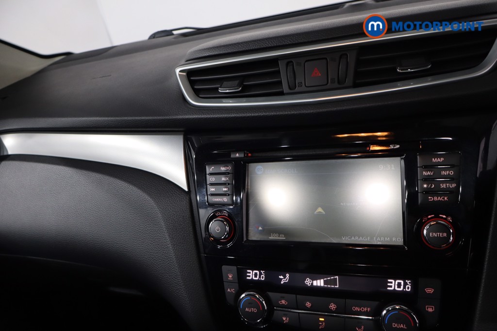 Nissan Qashqai Tekna Manual Diesel SUV - Stock Number (1631294) - 19th supplementary image