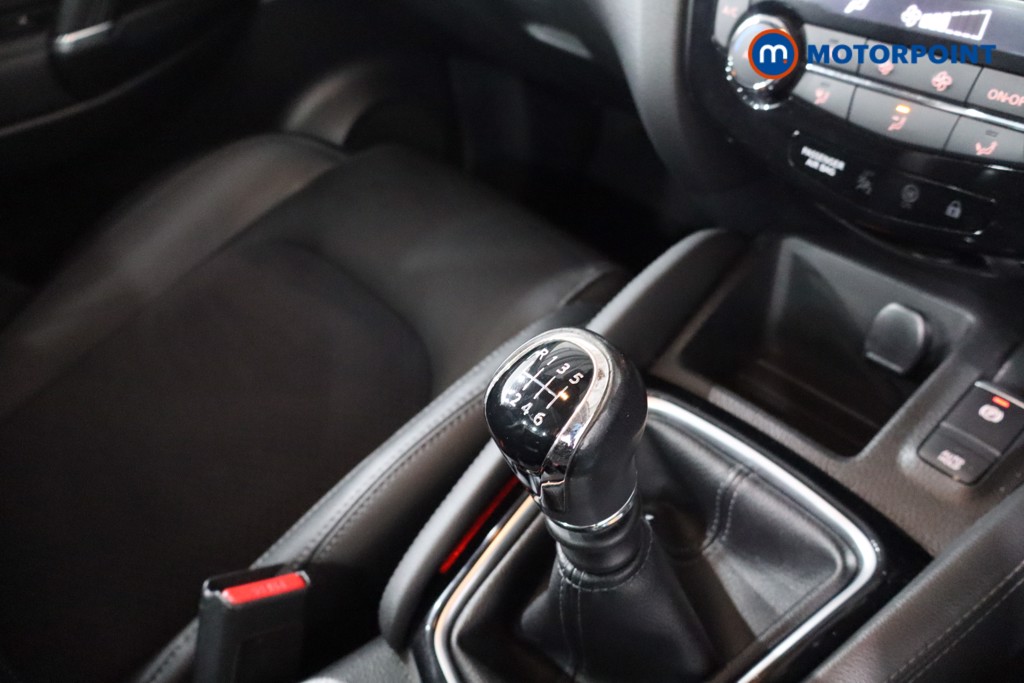 Nissan Qashqai Tekna Manual Diesel SUV - Stock Number (1631294) - 21st supplementary image