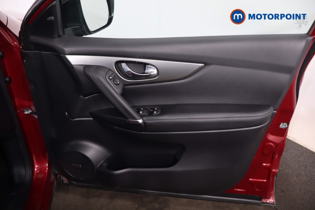 Nissan Qashqai Tekna Manual Diesel SUV - Stock Number (1631294) - 24th supplementary image