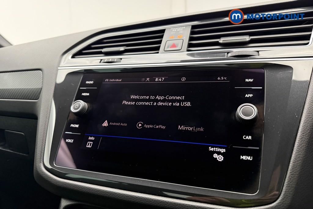 Volkswagen Tiguan R-Line Automatic Petrol SUV - Stock Number (1632639) - 11th supplementary image