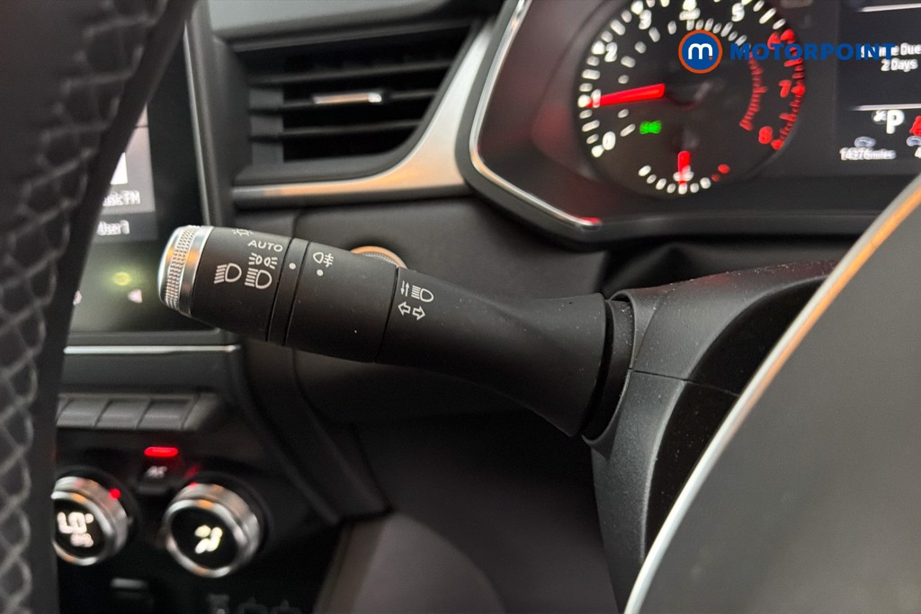 Renault Captur Iconic Automatic Petrol SUV - Stock Number (1586864) - 6th supplementary image