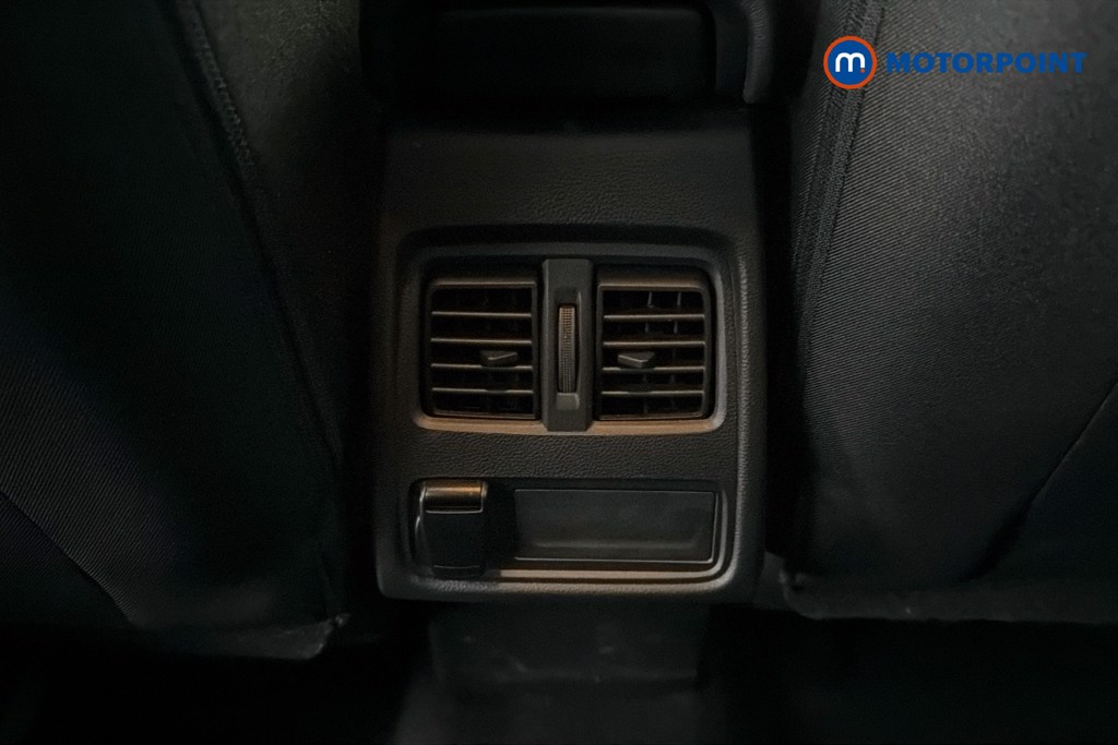 Renault Captur Iconic Automatic Petrol SUV - Stock Number (1586864) - 30th supplementary image