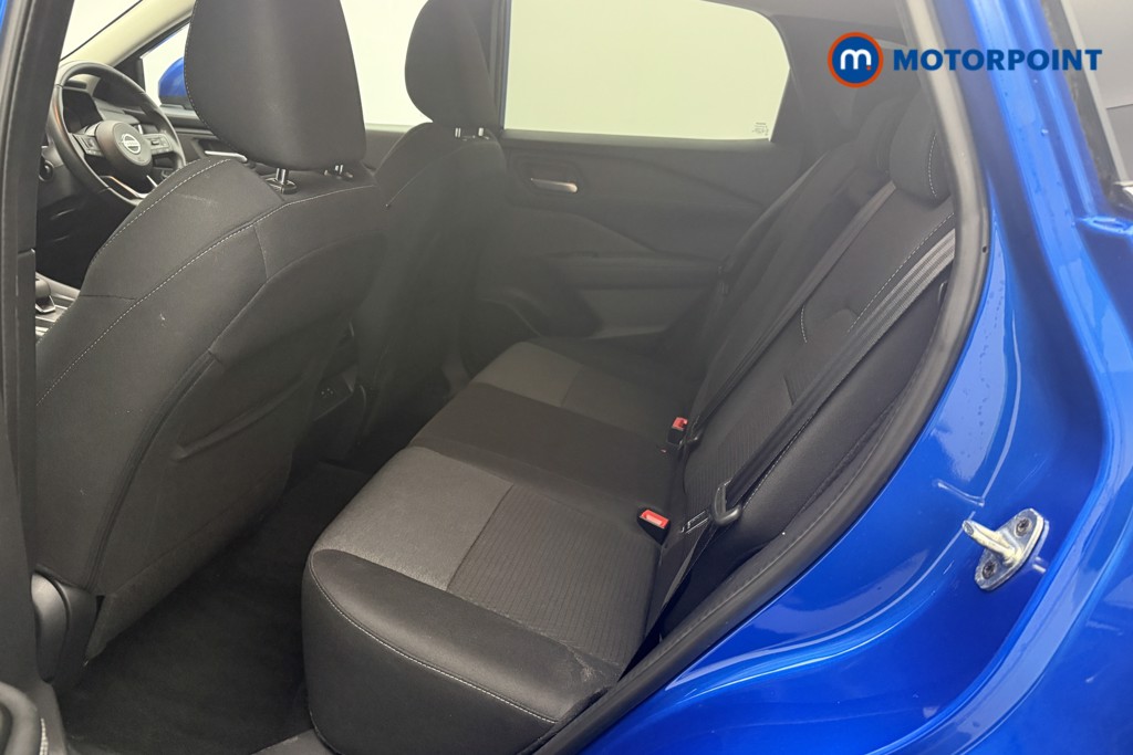 Nissan Qashqai N-Connecta Automatic Petrol SUV - Stock Number (1606836) - 4th supplementary image