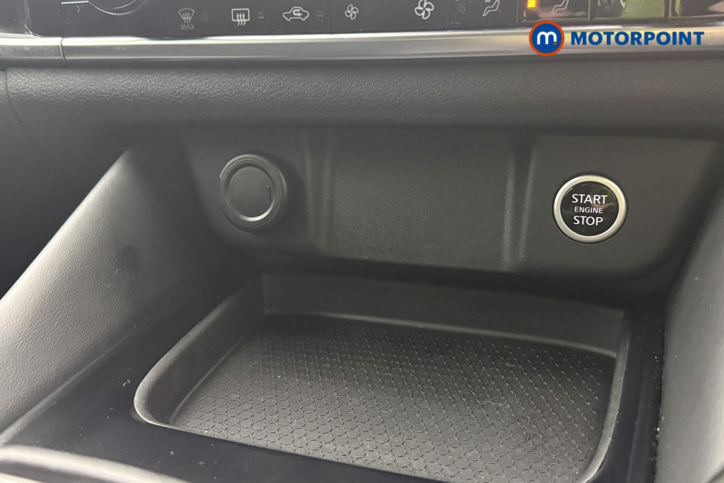 Nissan Qashqai N-Connecta Automatic Petrol SUV - Stock Number (1606836) - 14th supplementary image