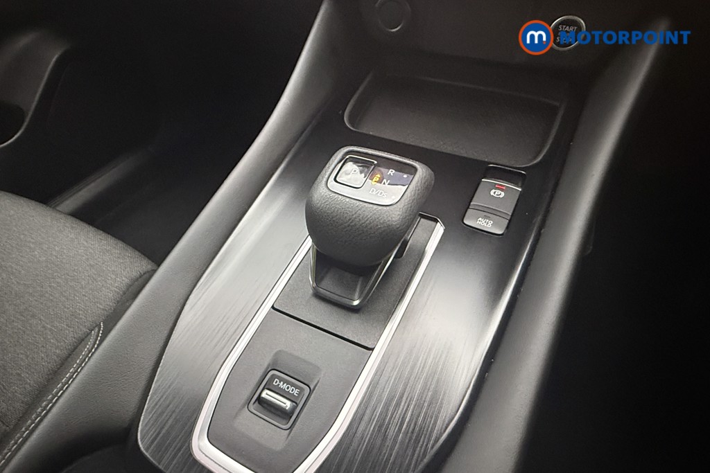 Nissan Qashqai N-Connecta Automatic Petrol SUV - Stock Number (1606836) - 15th supplementary image