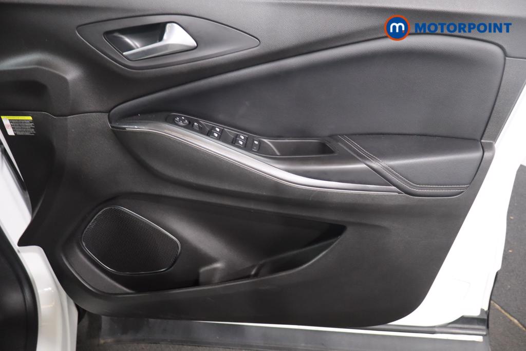 Vauxhall Grandland X Sri Nav Automatic Petrol SUV - Stock Number (1616010) - 9th supplementary image