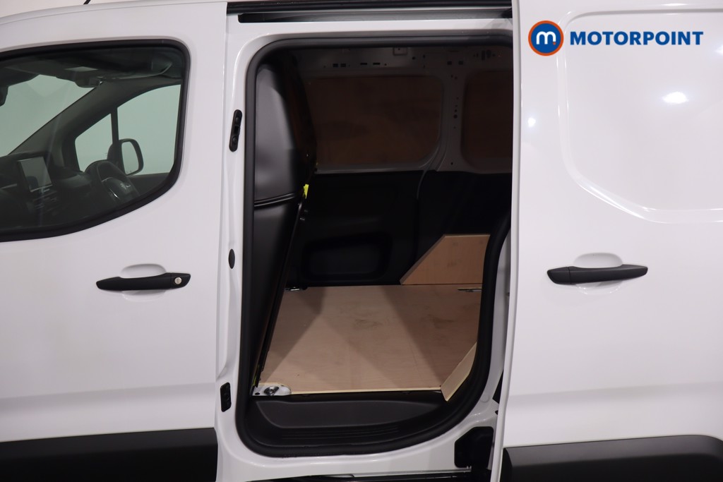 Peugeot Partner Professional Plus Manual Diesel Panel Van - Stock Number (1616381) - 5th supplementary image
