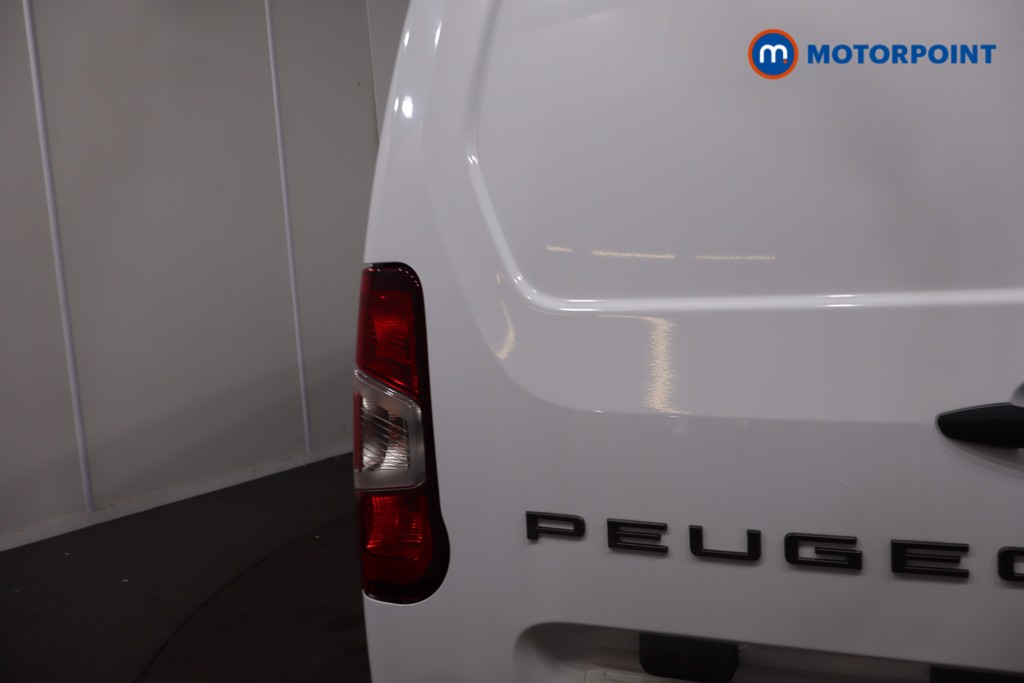 Peugeot Partner Professional Plus Manual Diesel Panel Van - Stock Number (1616381) - 33rd supplementary image