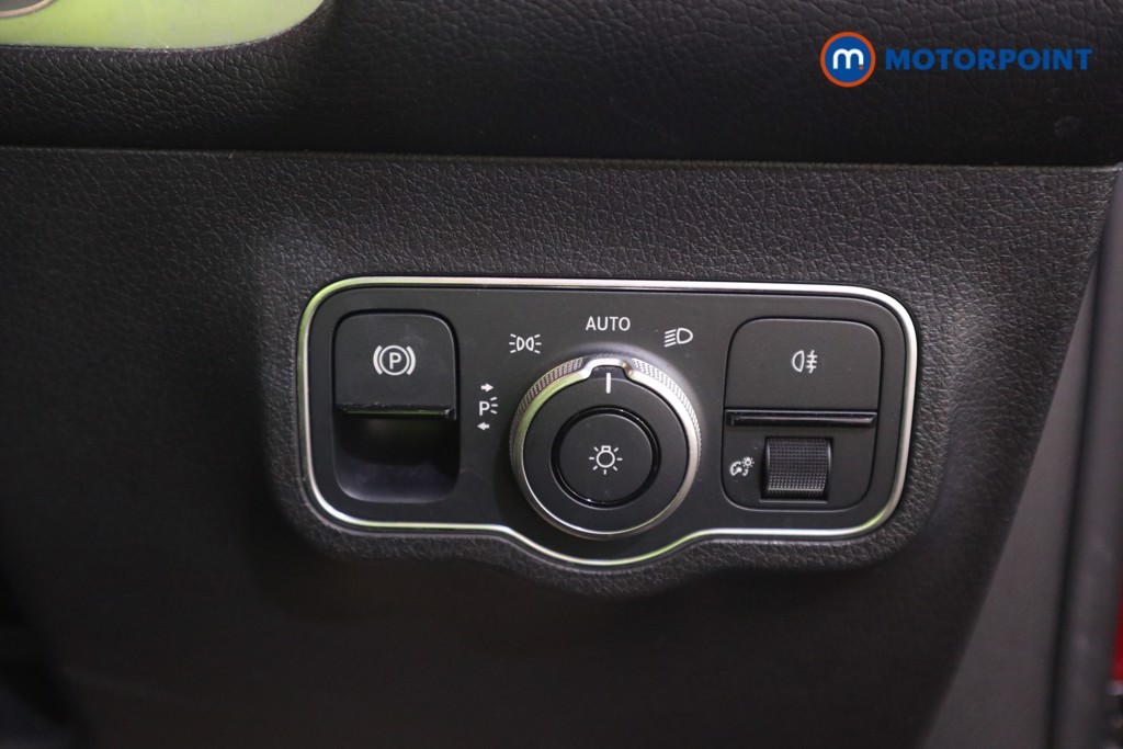 Mercedes-Benz GLB Amg Line Automatic Petrol SUV - Stock Number (1617182) - 11th supplementary image