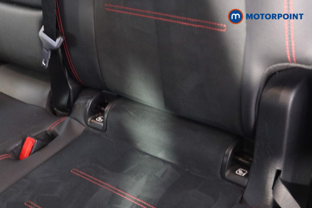 Mercedes-Benz GLB Amg Line Automatic Petrol SUV - Stock Number (1617182) - 19th supplementary image