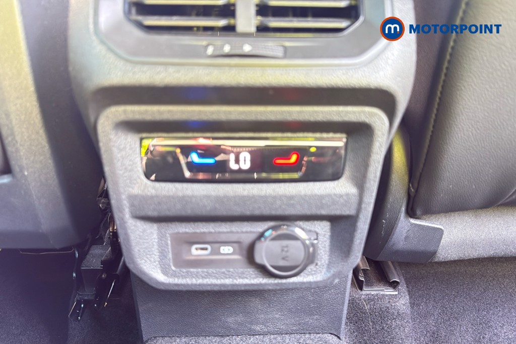 Volkswagen Tiguan R-Line Automatic Diesel SUV - Stock Number (1620570) - 30th supplementary image