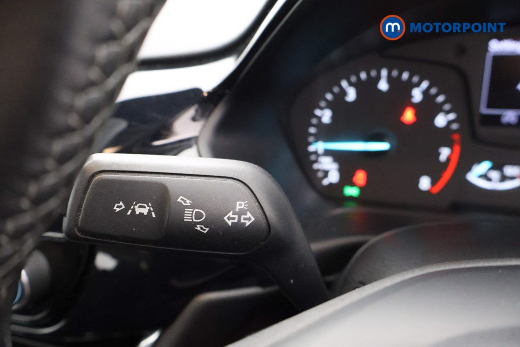 Ford Fiesta Zetec Manual Petrol Hatchback - Stock Number (1621669) - 5th supplementary image