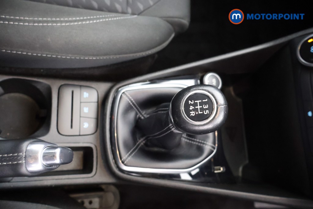 Ford Fiesta Zetec Manual Petrol Hatchback - Stock Number (1621669) - 8th supplementary image