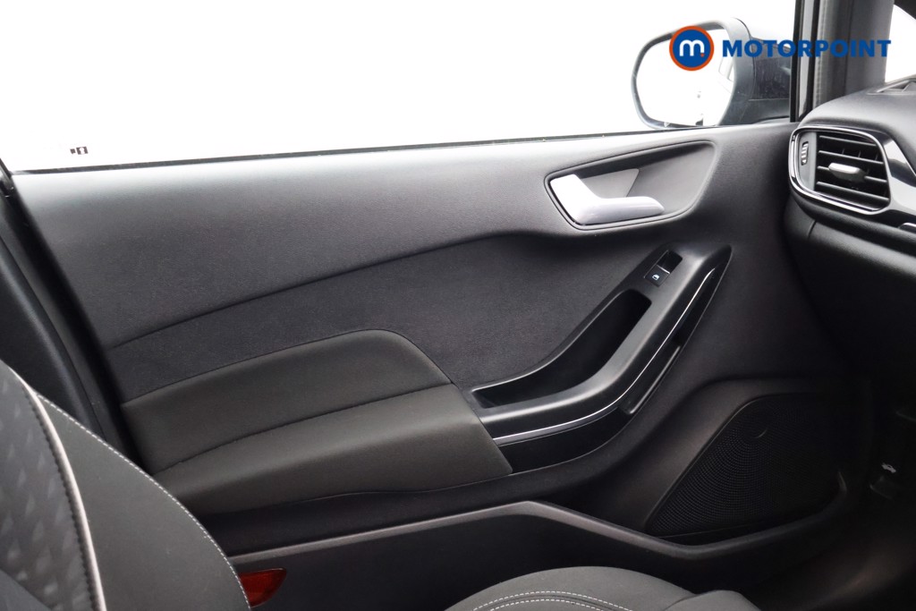 Ford Fiesta Zetec Manual Petrol Hatchback - Stock Number (1621669) - 10th supplementary image