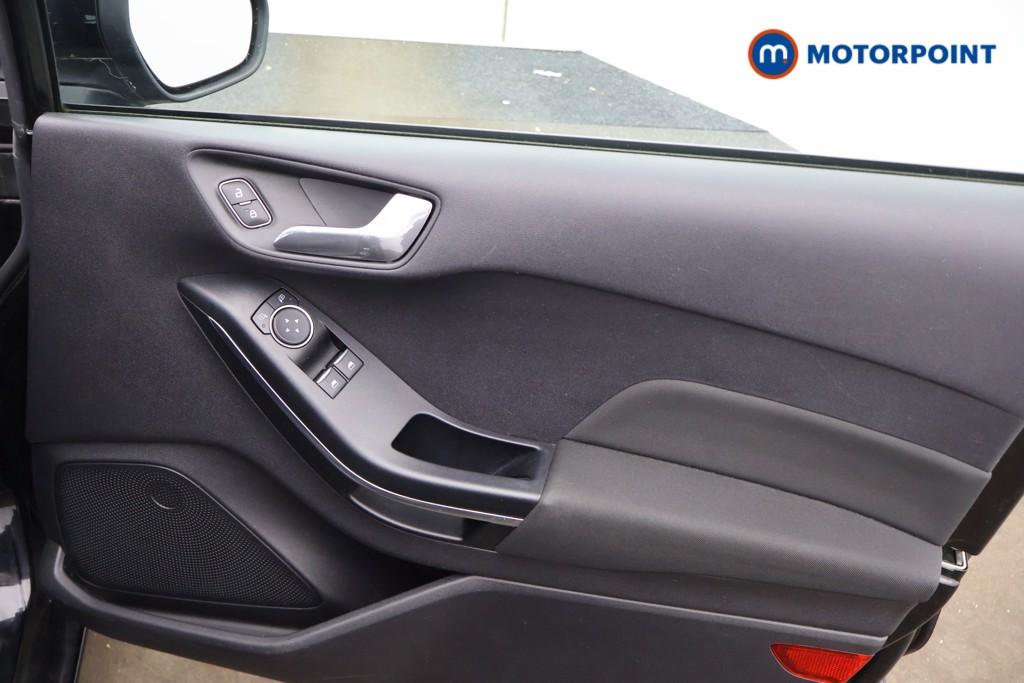 Ford Fiesta Zetec Manual Petrol Hatchback - Stock Number (1621669) - 11th supplementary image