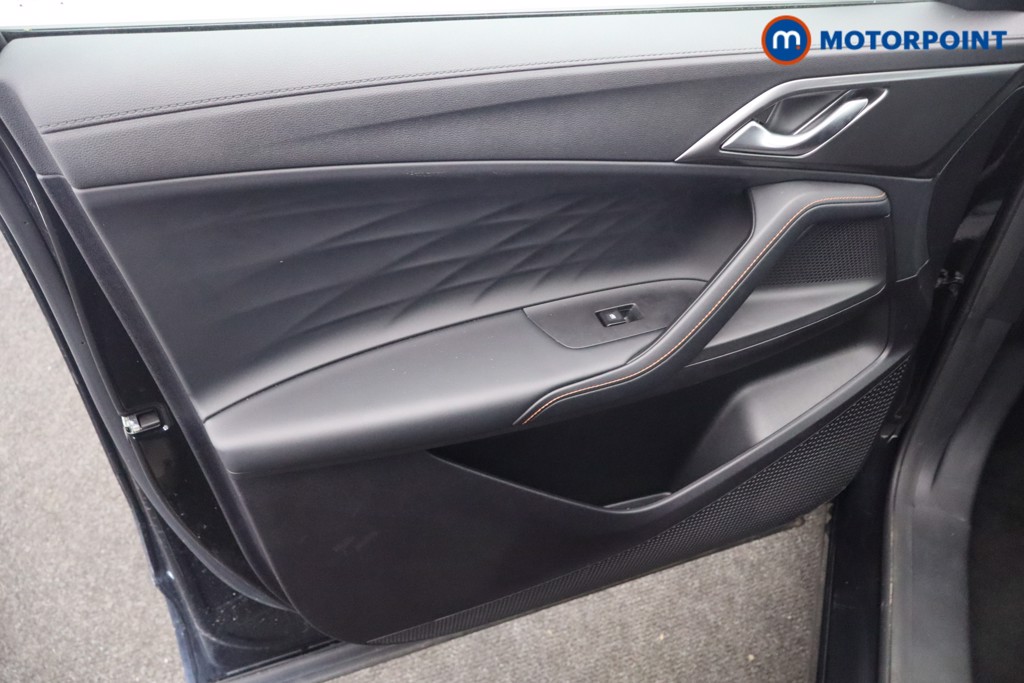 Mg Motor Uk HS SE Automatic Petrol-Electric Hybrid SUV - Stock Number (1622935) - 21st supplementary image