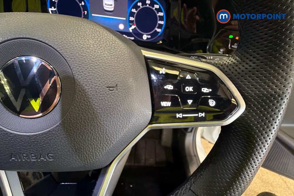 Volkswagen Golf R-Line Automatic Petrol Hatchback - Stock Number (1623565) - 4th supplementary image