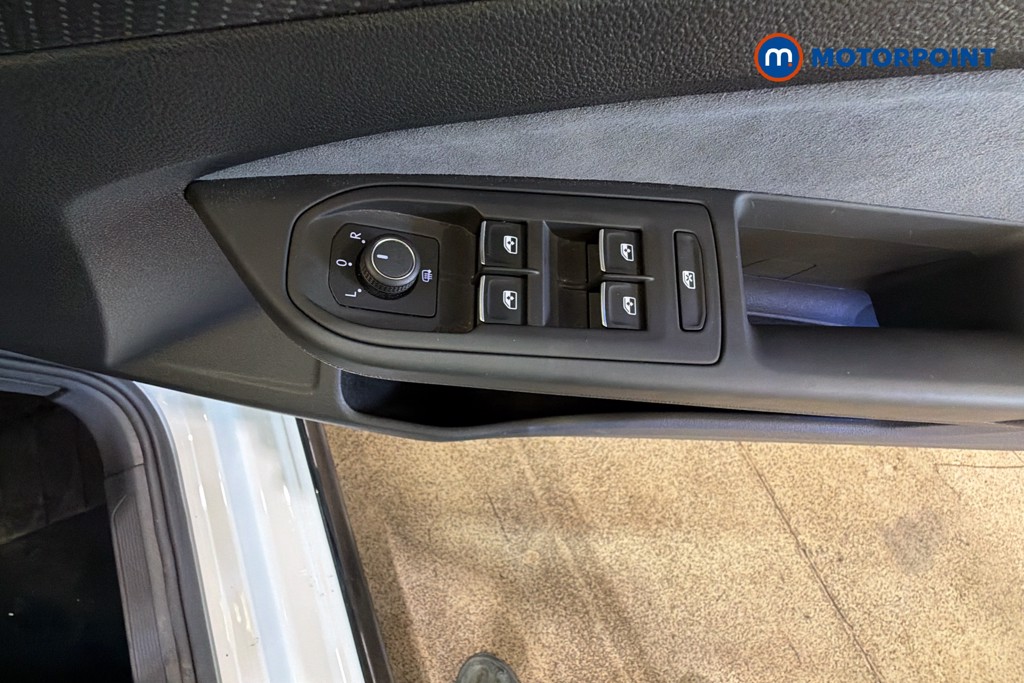 Volkswagen Golf R-Line Automatic Petrol Hatchback - Stock Number (1623565) - 20th supplementary image