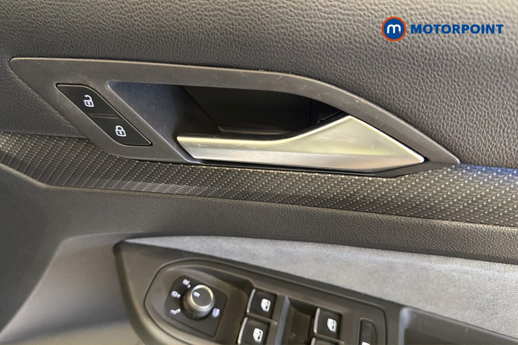 Volkswagen Golf R-Line Automatic Petrol Hatchback - Stock Number (1623565) - 42nd supplementary image