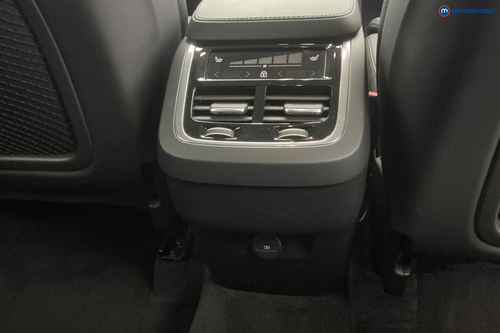 Volvo Xc90 Core Automatic Petrol SUV - Stock Number (1623883) - 18th supplementary image