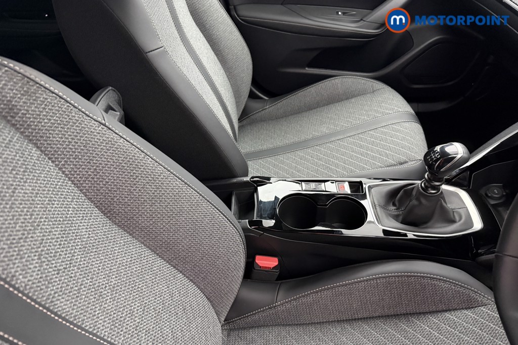 Peugeot 2008 Allure Manual Petrol SUV - Stock Number (1624993) - 12th supplementary image