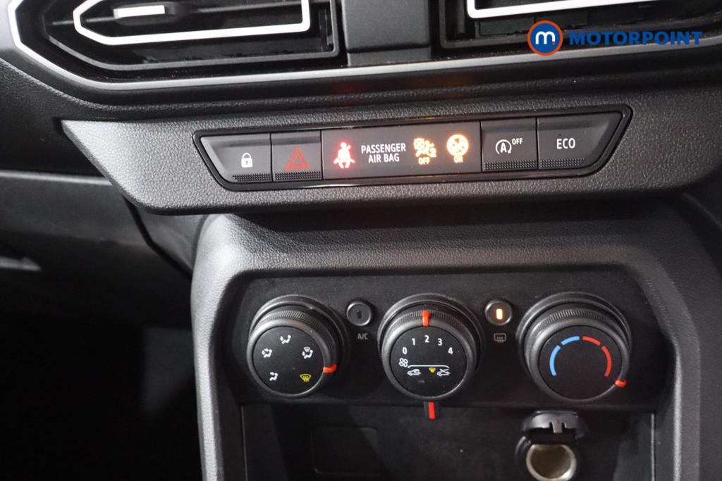 Dacia Sandero Expression Manual Petrol Hatchback - Stock Number (1625405) - 16th supplementary image
