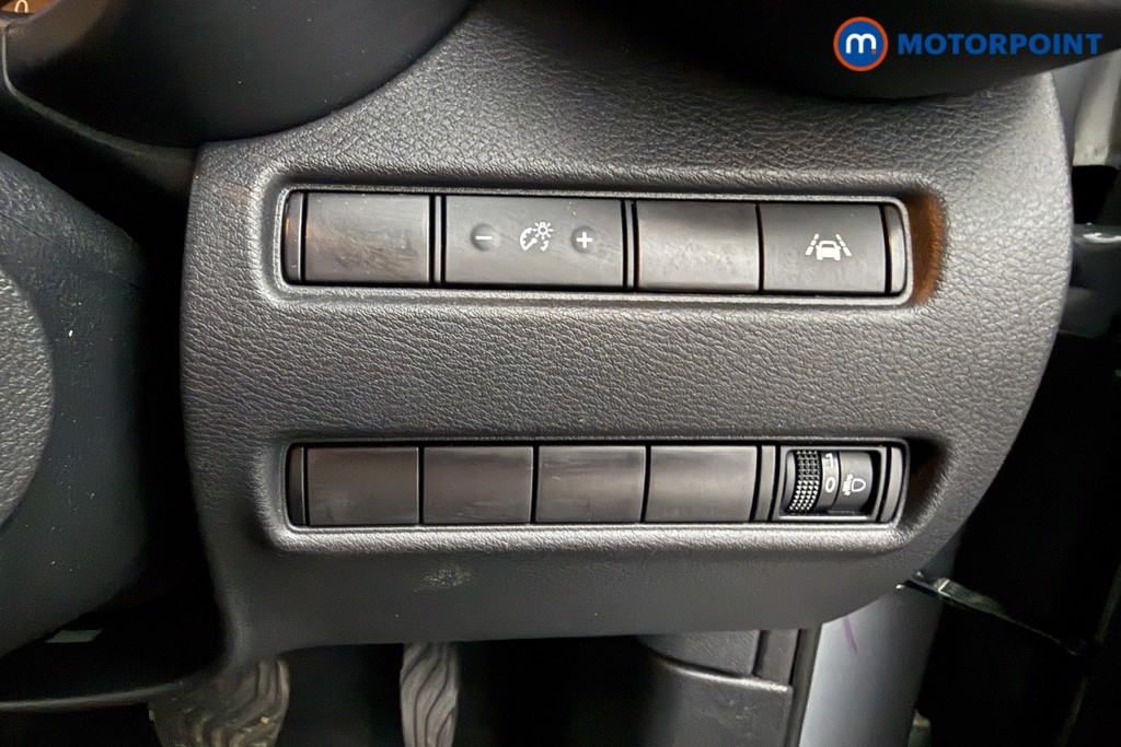 Nissan Juke N-Connecta Automatic Petrol-Electric Hybrid SUV - Stock Number (1626244) - 5th supplementary image