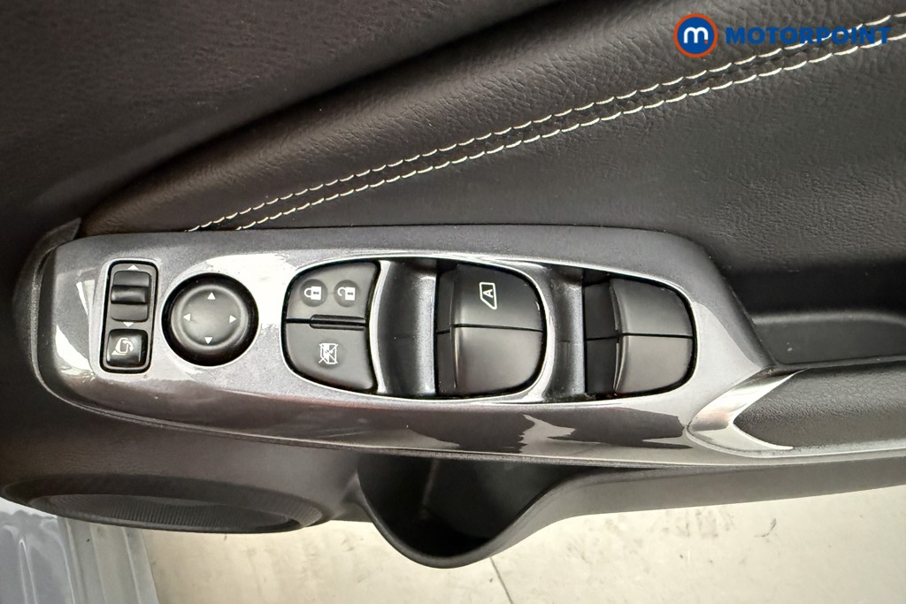 Nissan Juke N-Connecta Automatic Petrol-Electric Hybrid SUV - Stock Number (1626244) - 15th supplementary image