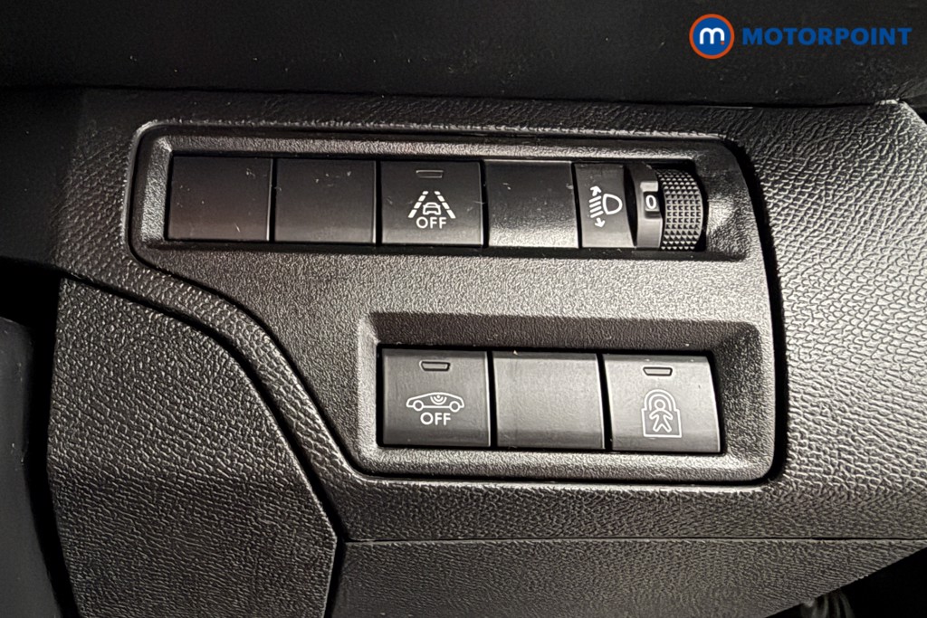 Peugeot 3008 Allure Premium-Plus Automatic Petrol SUV - Stock Number (1626808) - 4th supplementary image