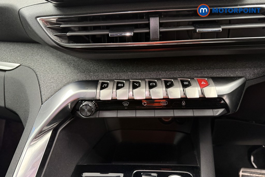 Peugeot 3008 Allure Premium-Plus Automatic Petrol SUV - Stock Number (1626808) - 9th supplementary image