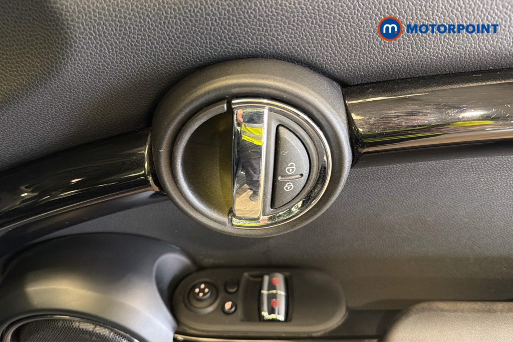 Mini Hatchback Cooper S Level 3 Automatic Electric Hatchback - Stock Number (1628097) - 42nd supplementary image