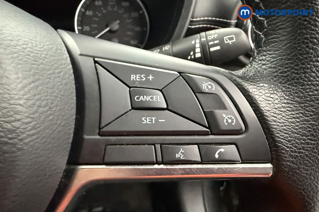 Nissan Juke N-Connecta Manual Petrol SUV - Stock Number (1628445) - 4th supplementary image