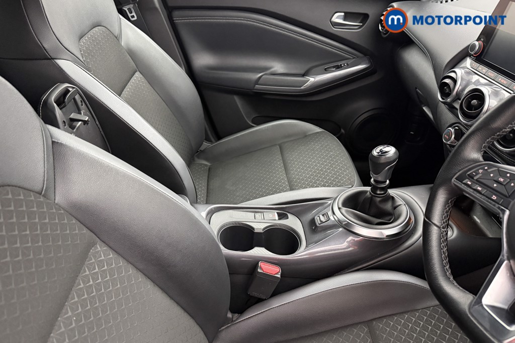 Nissan Juke N-Connecta Manual Petrol SUV - Stock Number (1628445) - 11th supplementary image