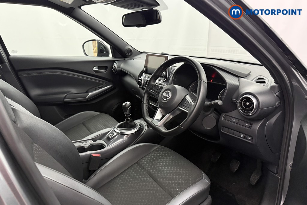 Nissan Juke N-Connecta Manual Petrol SUV - Stock Number (1628445) - 1st supplementary image