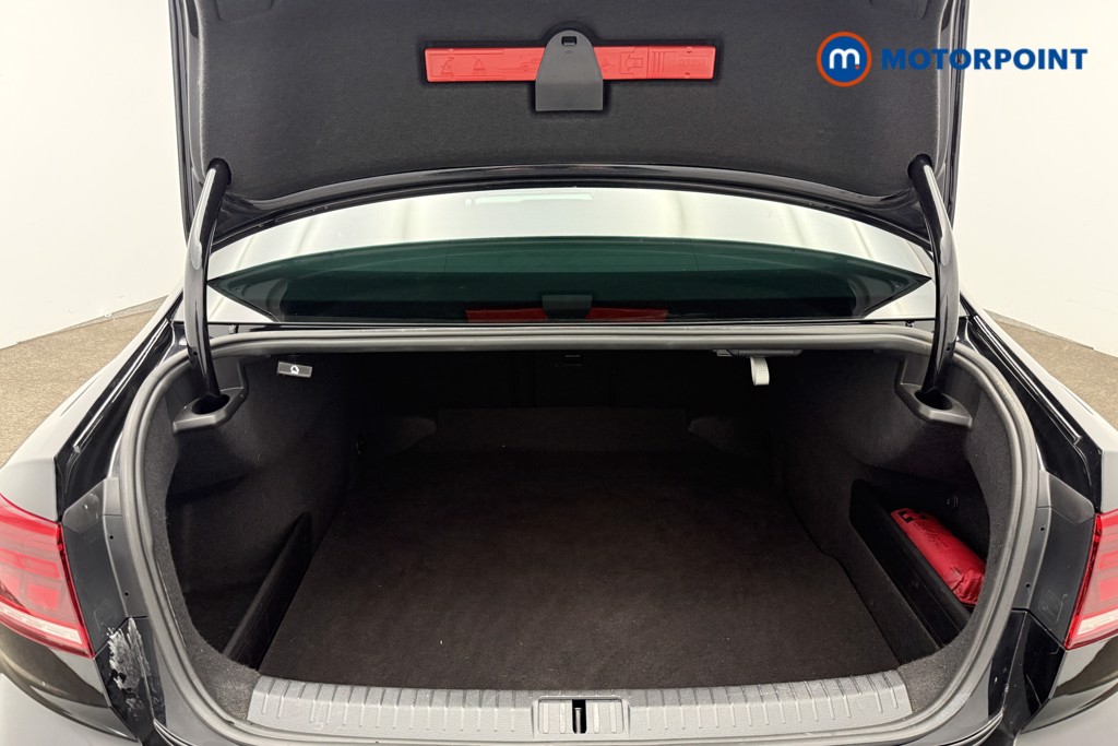 Volkswagen Passat R-Line Automatic Diesel Saloon - Stock Number (1628486) - 10th supplementary image