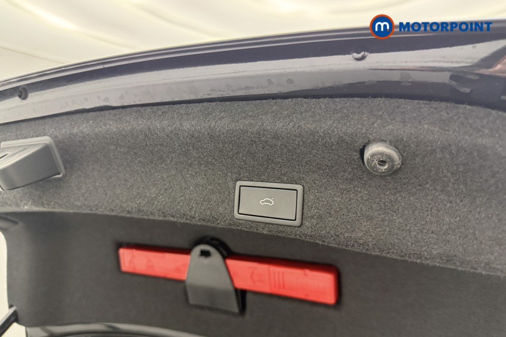 Volkswagen Passat R-Line Automatic Diesel Saloon - Stock Number (1628486) - 11th supplementary image