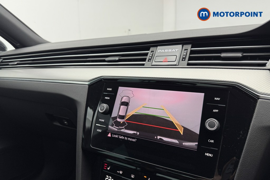 Volkswagen Passat R-Line Automatic Diesel Saloon - Stock Number (1628486) - 16th supplementary image