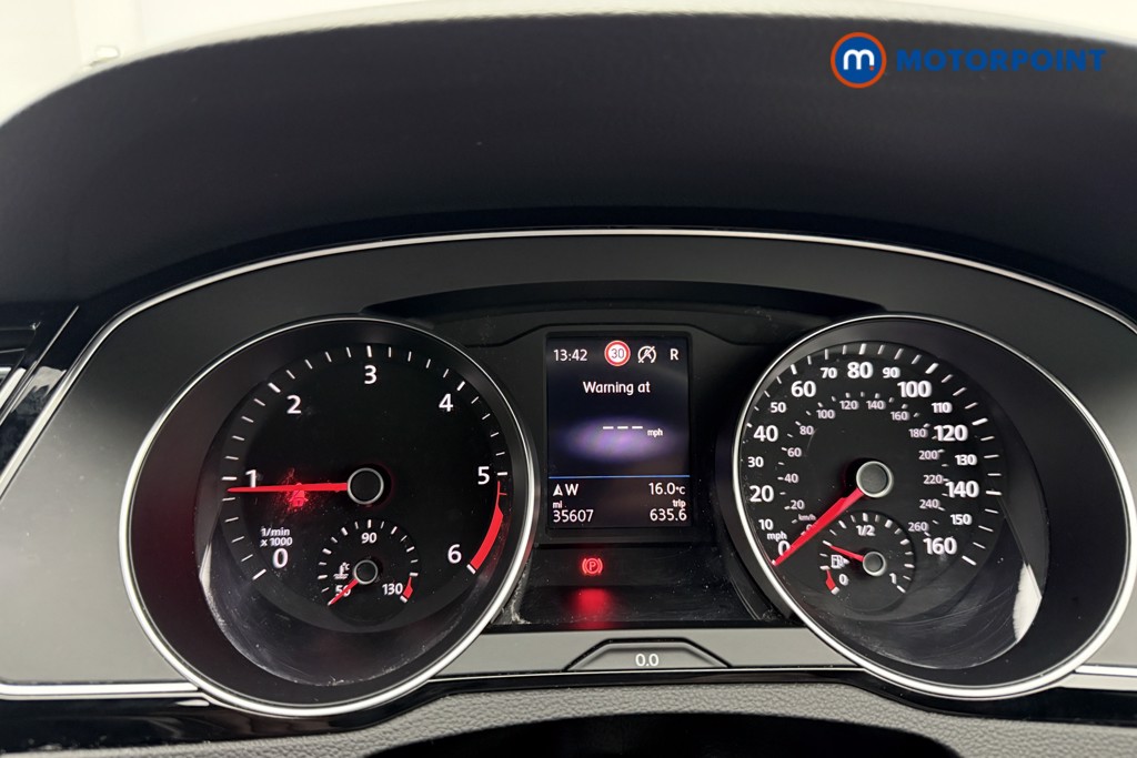 Volkswagen Passat R-Line Automatic Diesel Saloon - Stock Number (1628486) - 18th supplementary image