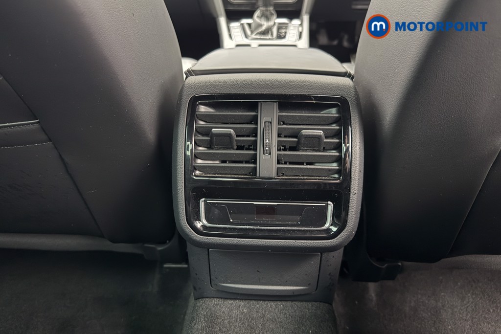 Volkswagen Passat R-Line Automatic Diesel Saloon - Stock Number (1628486) - 22nd supplementary image