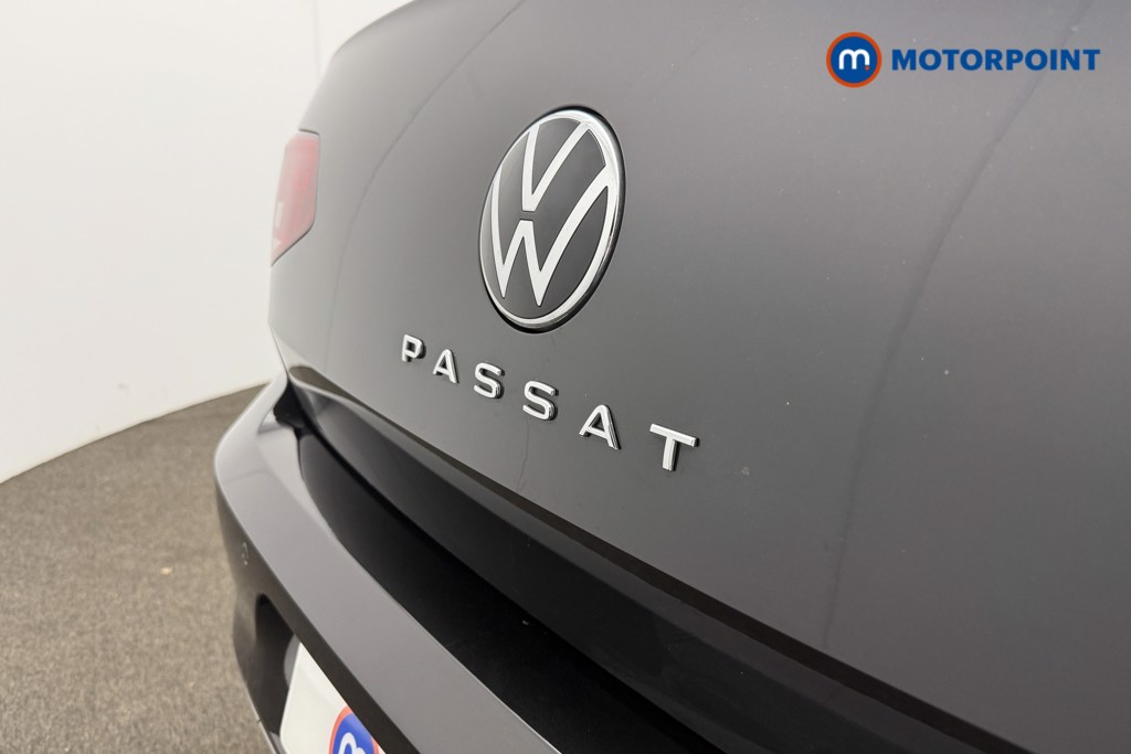 Volkswagen Passat R-Line Automatic Diesel Saloon - Stock Number (1628486) - 24th supplementary image