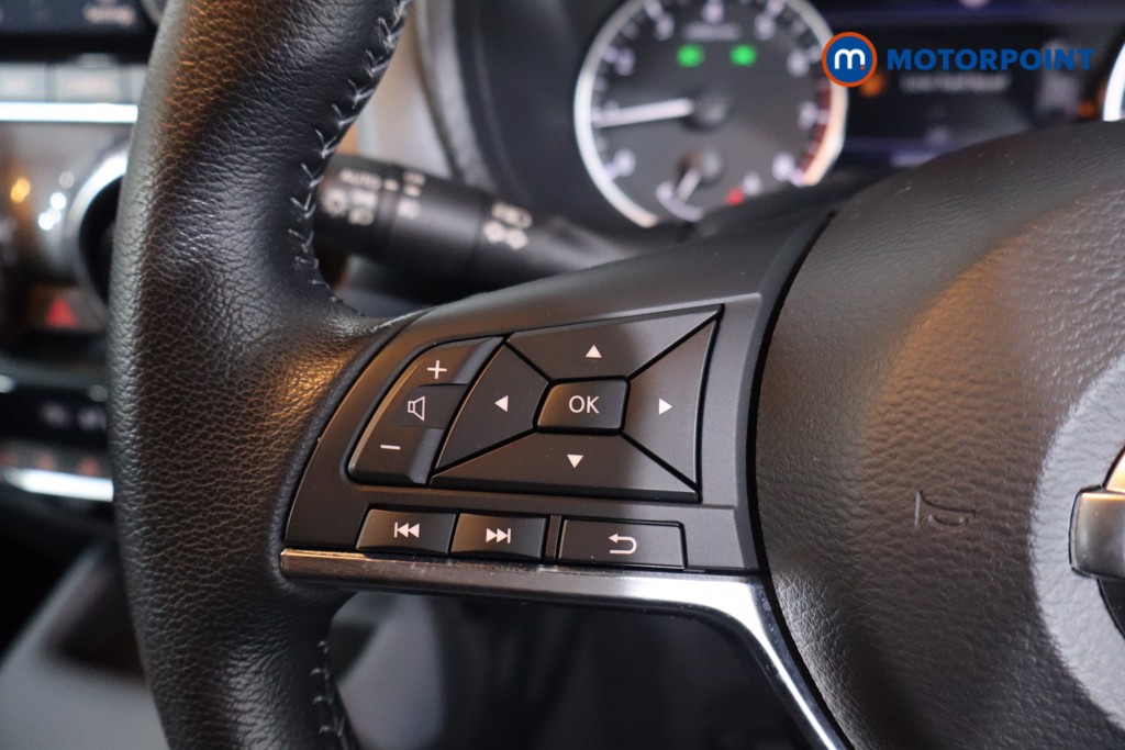 Nissan Juke N-Connecta Manual Petrol SUV - Stock Number (1628715) - 7th supplementary image