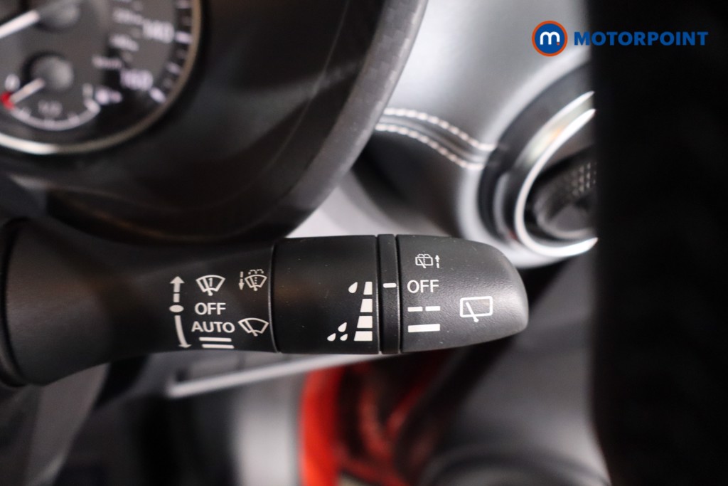 Nissan Juke N-Connecta Manual Petrol SUV - Stock Number (1628715) - 15th supplementary image