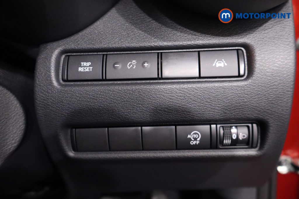 Nissan Juke N-Connecta Manual Petrol SUV - Stock Number (1628715) - 17th supplementary image
