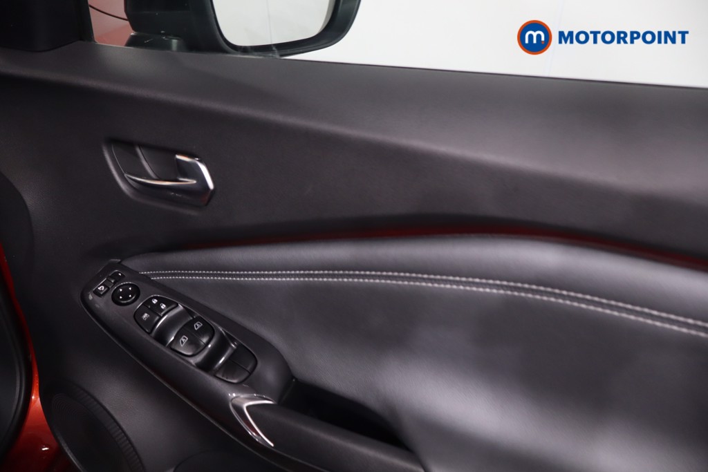 Nissan Juke N-Connecta Manual Petrol SUV - Stock Number (1628715) - 23rd supplementary image