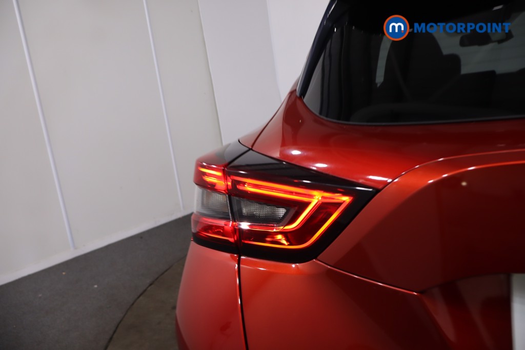 Nissan Juke N-Connecta Manual Petrol SUV - Stock Number (1628715) - 32nd supplementary image