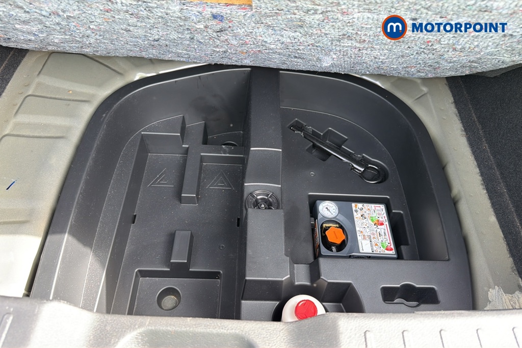 Nissan Juke Tekna Manual Petrol SUV - Stock Number (1629006) - 33rd supplementary image