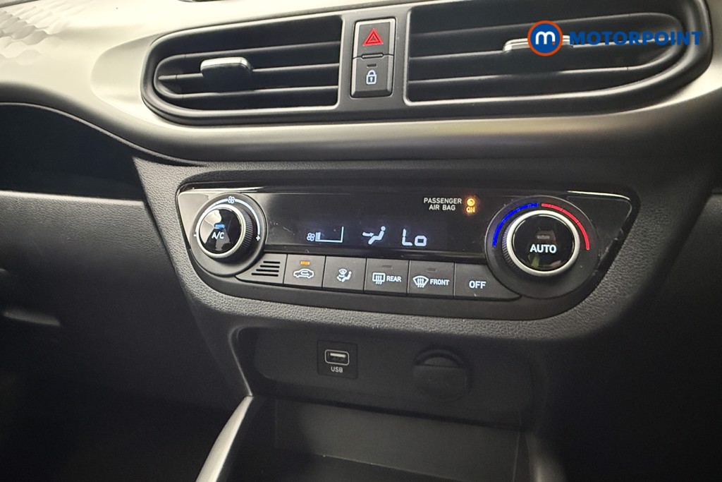 Hyundai I10 Premium Automatic Petrol Hatchback - Stock Number (1629081) - 13th supplementary image