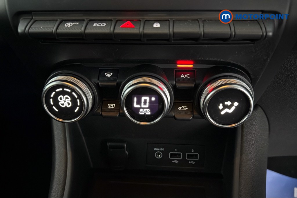 Renault Captur Iconic Manual Petrol SUV - Stock Number (1629696) - 12th supplementary image